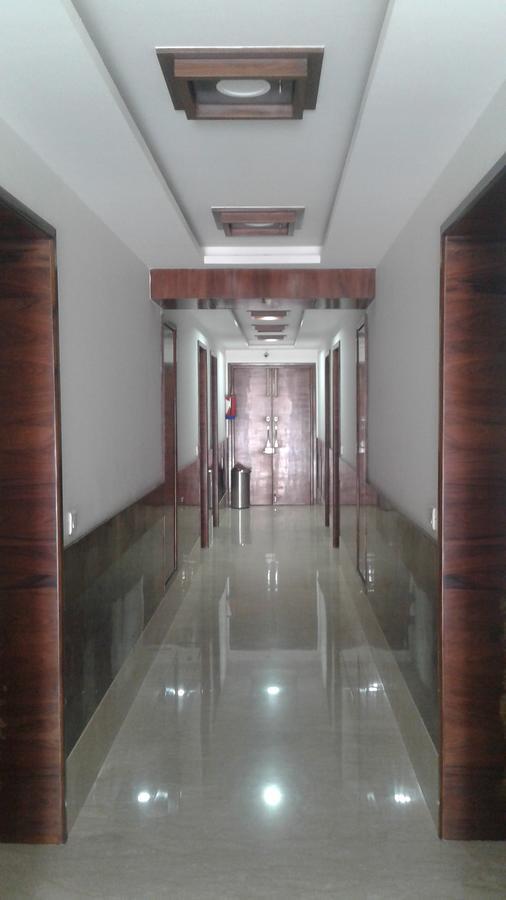 Hotel The Grand Inn Jammu Buitenkant foto