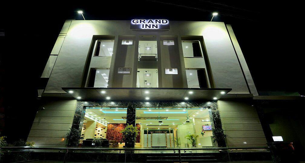 Hotel The Grand Inn Jammu Buitenkant foto